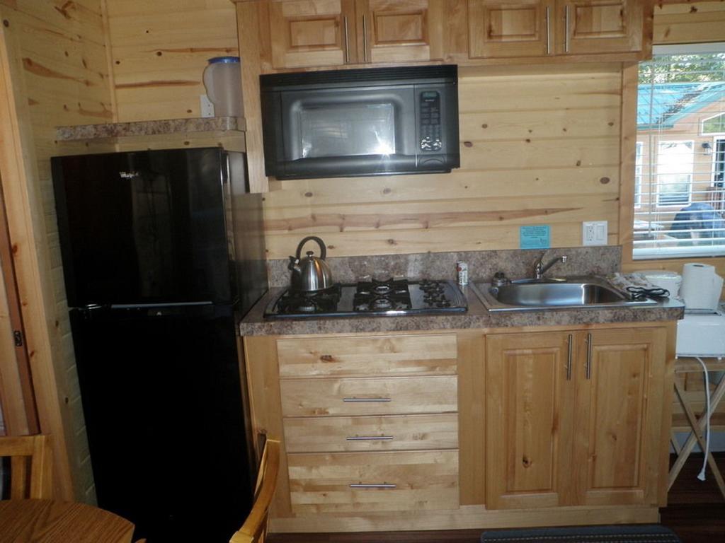 Seaside Camping Resort Cottage 9 Room photo